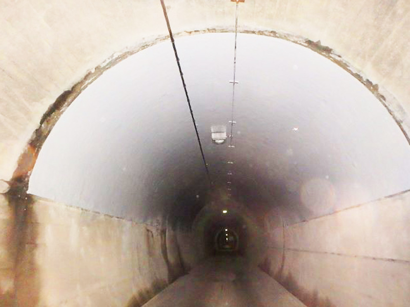 トンネル補修（炭素繊維シート）