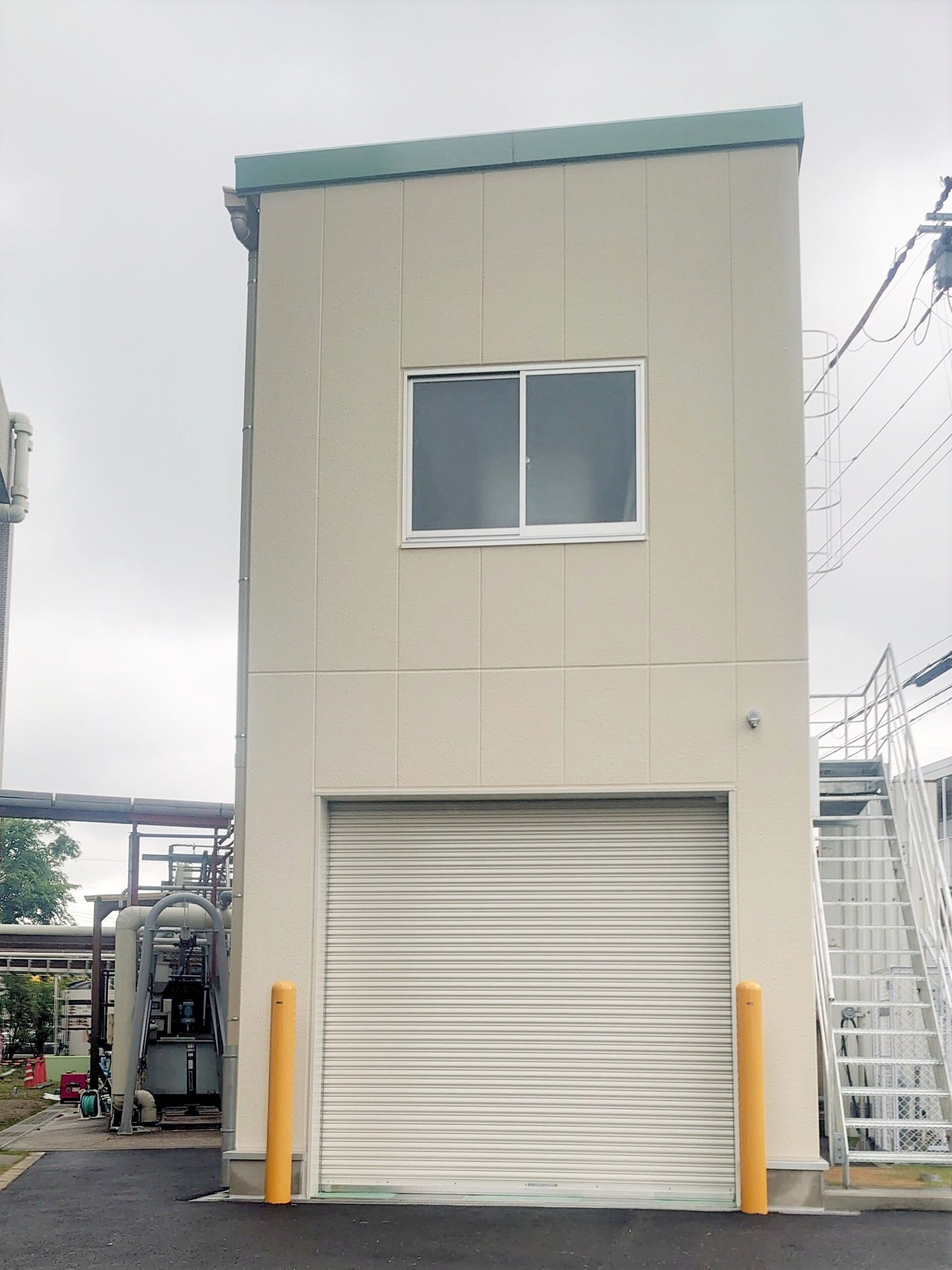 塗装工事_リコー池田排水処理脱水機｜（株）𠮷田工業　施工実績