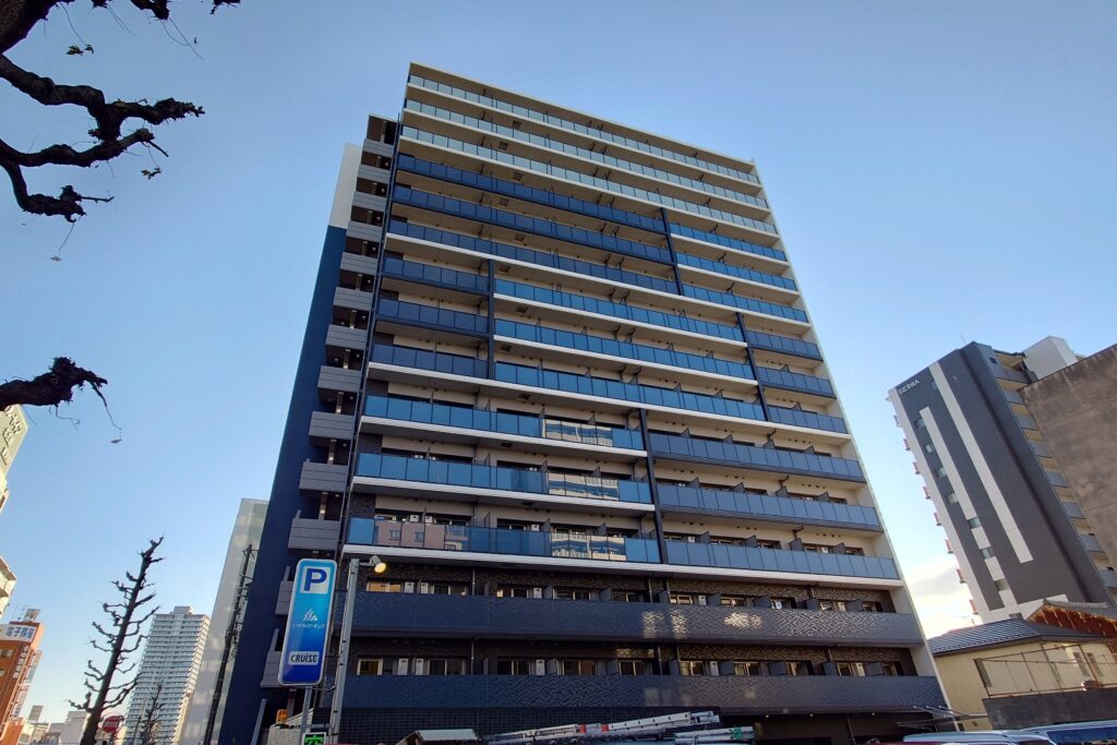 PC上前津_北面完成｜金属工事（アルミ手摺、スパンドレル、アルフィン庇他