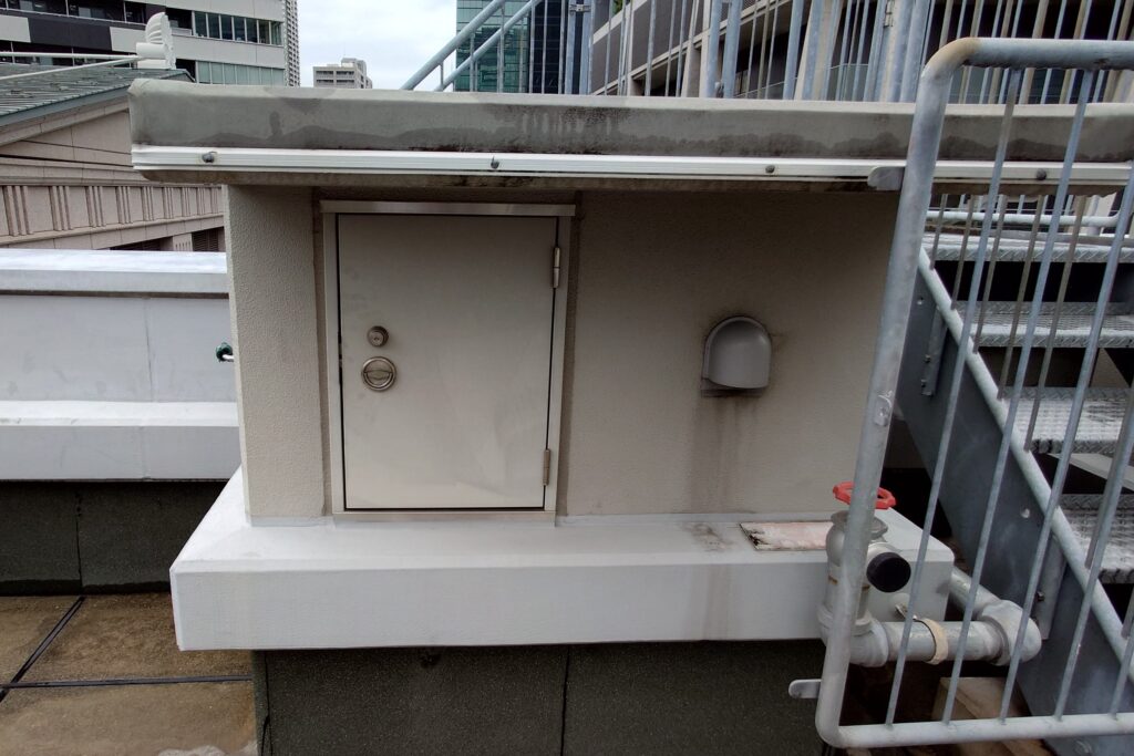 ロック茶屋町ビル_ハト小屋｜防水・塗装工事