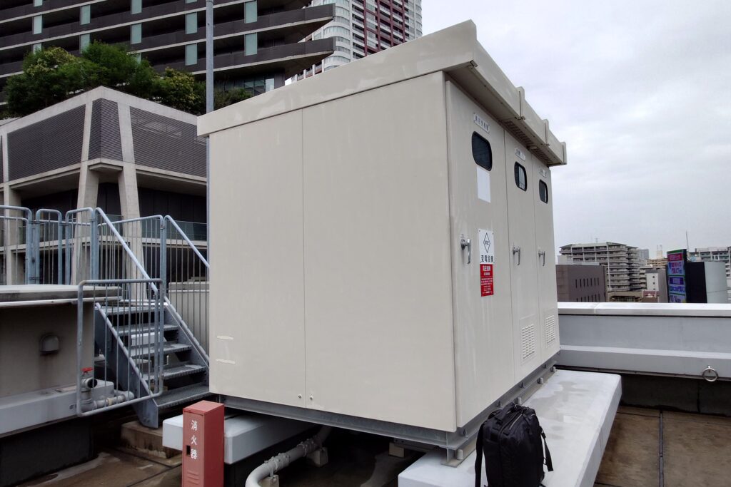 ロック茶屋町ビル_電気室｜防水・塗装工事